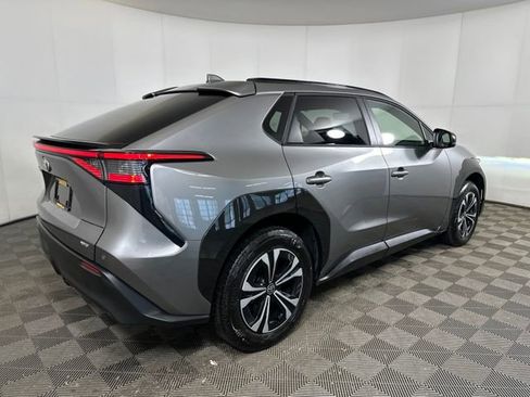 Used 2023 Toyota bZ4X XLE w/ Weather Package image 3