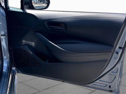 Used 2025 Toyota Corolla LE FWD image 43