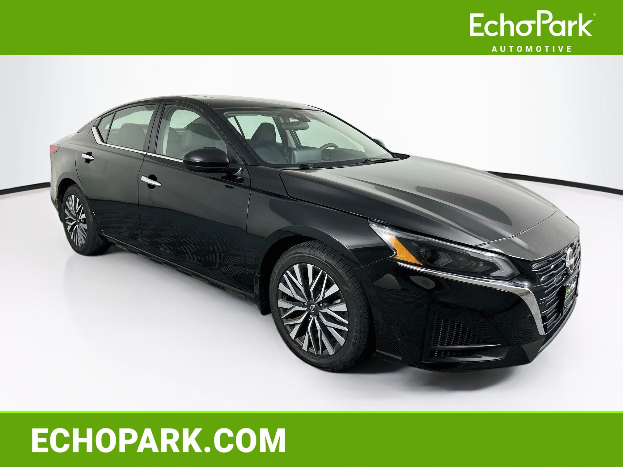 Used 2023 Nissan Altima 2.5 SV w/ SV Premium Package FWD image 1