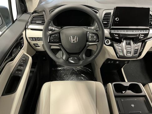 New 2026 Honda Odyssey Touring image 25