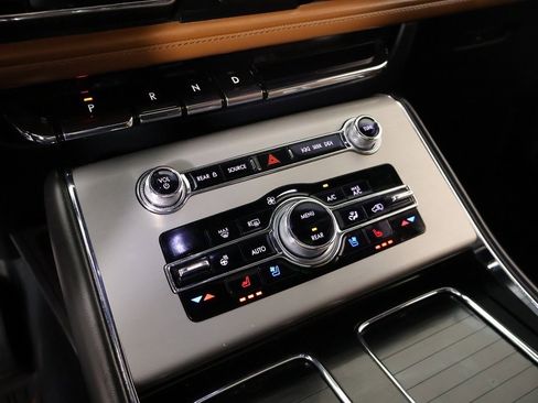 Used 2022 Lincoln Aviator Reserve w/ Equipment Group 201A image 8