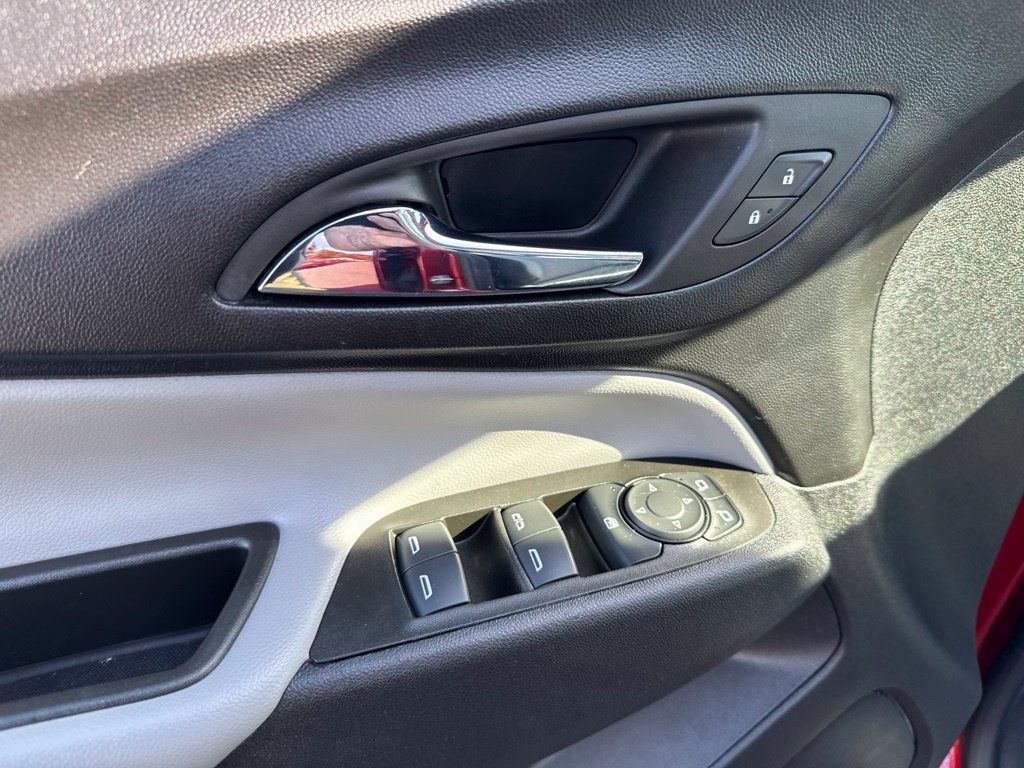 Used 2023 Chevrolet Equinox LT AWD/4WD image 16