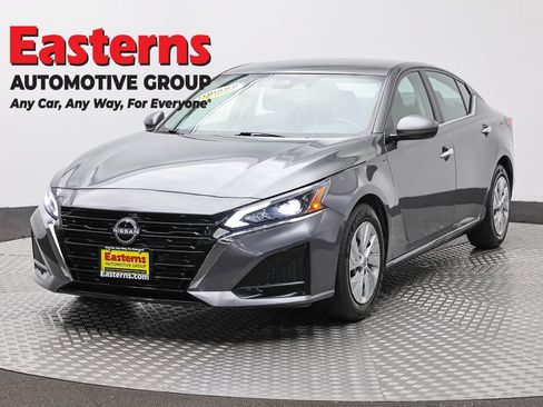 Used 2023 Nissan Altima 2.5 S FWD image 1