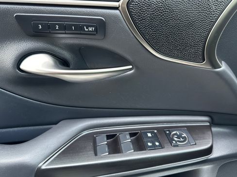 Used 2019 Lexus ES 350 F Sport image 11