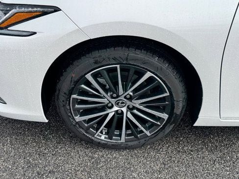 New 2025 Lexus ES 350 w/ Premium Package image 11