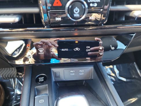 New 2026 Nissan Kicks SR w/ Cold Weather Package image 14