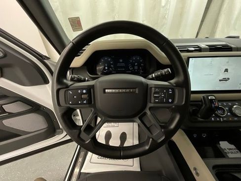 Used 2024 Land Rover Defender 130 X-Dynamic SE AWD/4WD image 11