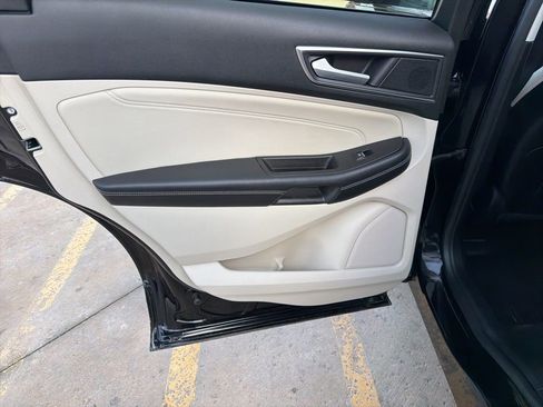 Used 2022 Ford Edge Titanium w/ Equipment Group 301A image 18