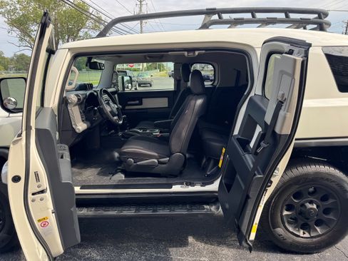 Used 2013 Toyota FJ Cruiser 4WD w/ Upgrade Pkg image 24
