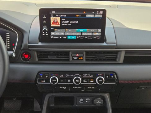 Certified 2025 Honda Pilot Black Edition image 23