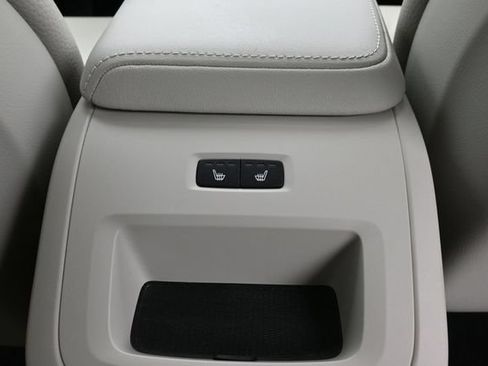 Used 2024 Volvo XC60 B5 Plus AWD/4WD image 32