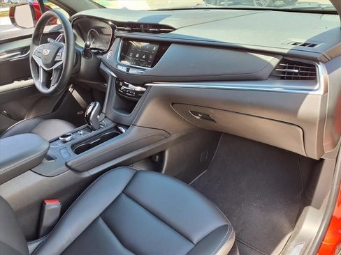 Used 2024 Cadillac XT5 Luxury FWD image 8