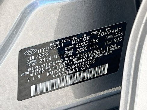 Used 2023 Genesis G70 3.3T AWD/4WD image 33