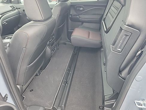 Used 2025 Honda Ridgeline Black Edition image 24