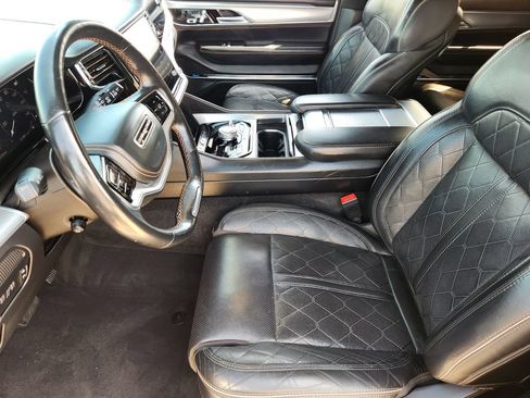 Used 2022 Jeep Grand Wagoneer Series III AWD/4WD image 13