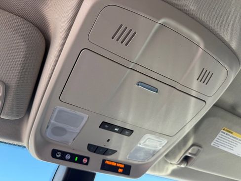 Used 2020 Buick Envision Essence FWD image 35