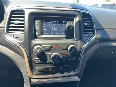 Used 2014 Jeep Grand Cherokee Laredo AWD/4WD image 24
