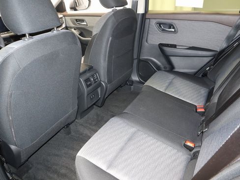 Certified 2023 Nissan Rogue SV image 24