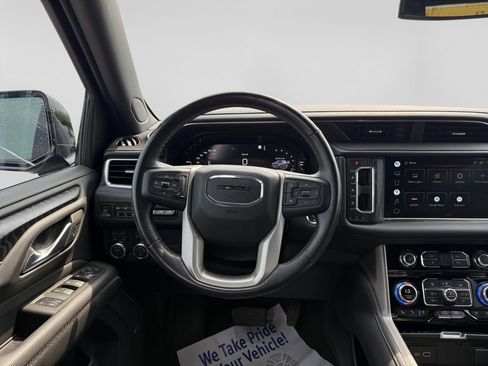 Used 2022 GMC Yukon XL Denali AWD/4WD image 14
