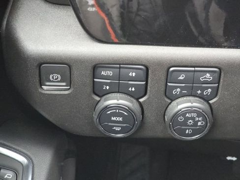 Used 2022 Chevrolet Silverado 1500 High Country image 4