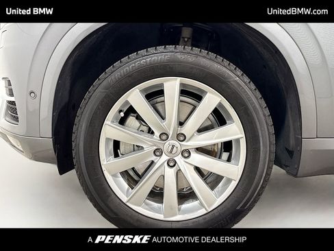 Used 2017 Volvo XC90 T6 Momentum w/ Vision Package image 2