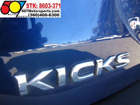 Used 2019 Nissan Kicks SR w/ SR Premium Package image 12