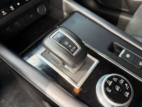 Used 2024 Mitsubishi Outlander SE AWD/4WD image 24
