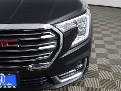 Used 2024 GMC Terrain SLT image 13