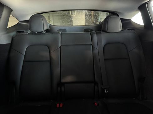 Used 2023 Tesla Model Y Long Range AWD/4WD image 17