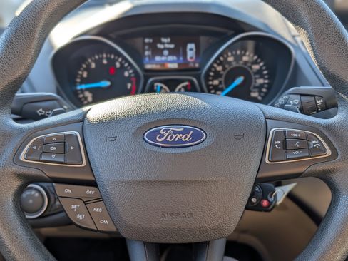 Used 2017 Ford Escape SE image 22