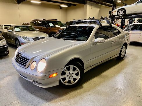 Used 2000 Mercedes-Benz CLK 320 Coupe image 9