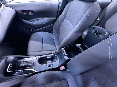 Used 2025 Toyota Corolla LE FWD image 28