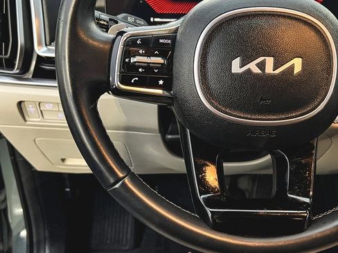 Used 2025 Kia Sorento EX image 24
