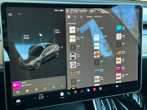 Used 2020 Tesla Model 3 Performance image 17