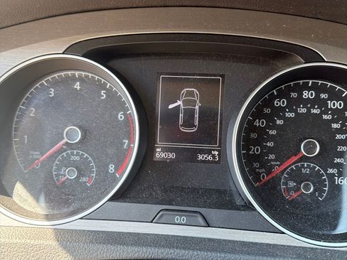 Used 2016 Volkswagen Golf 2-Door FWD image 11