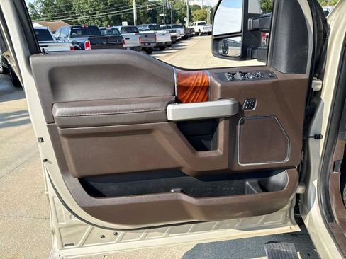 Used 2017 Ford F250 King Ranch w/ King Ranch Ultimate Package AWD/4WD image 22