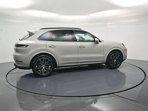 Certified 2026 Porsche Cayenne S w/ Premium Package Plus AWD/4WD image 44