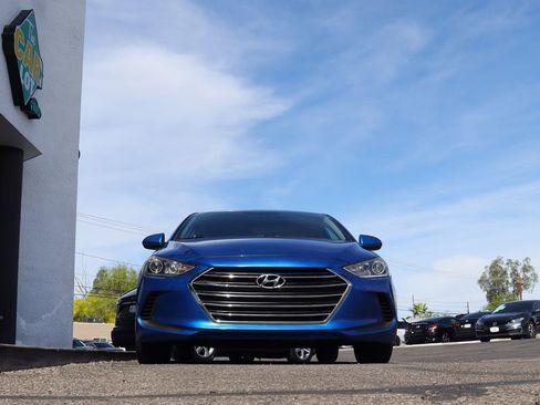 Used 2017 Hyundai Elantra SE image 17