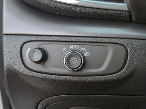 Certified 2022 Buick Encore Preferred image 17