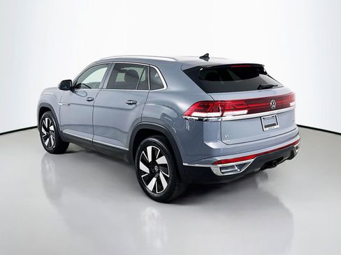 Used 2025 Volkswagen Atlas Cross Sport SEL image 3