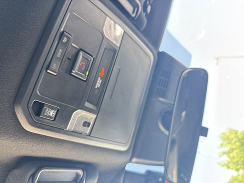 Used 2025 Toyota 4Runner SR5 image 39