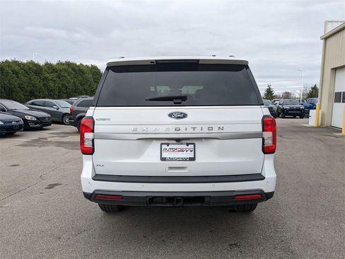 Used 2024 Ford Expedition XLT image 7