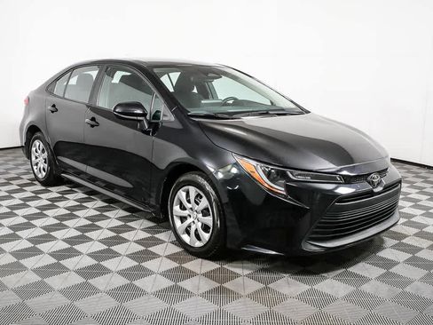 Used 2024 Toyota Corolla LE image 1
