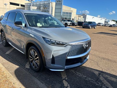 Certified 2026 INFINITI QX60 Luxe w/ Cargo Package AWD/4WD image 8