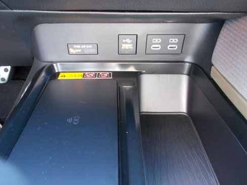 Used 2026 Toyota Camry SE image 22