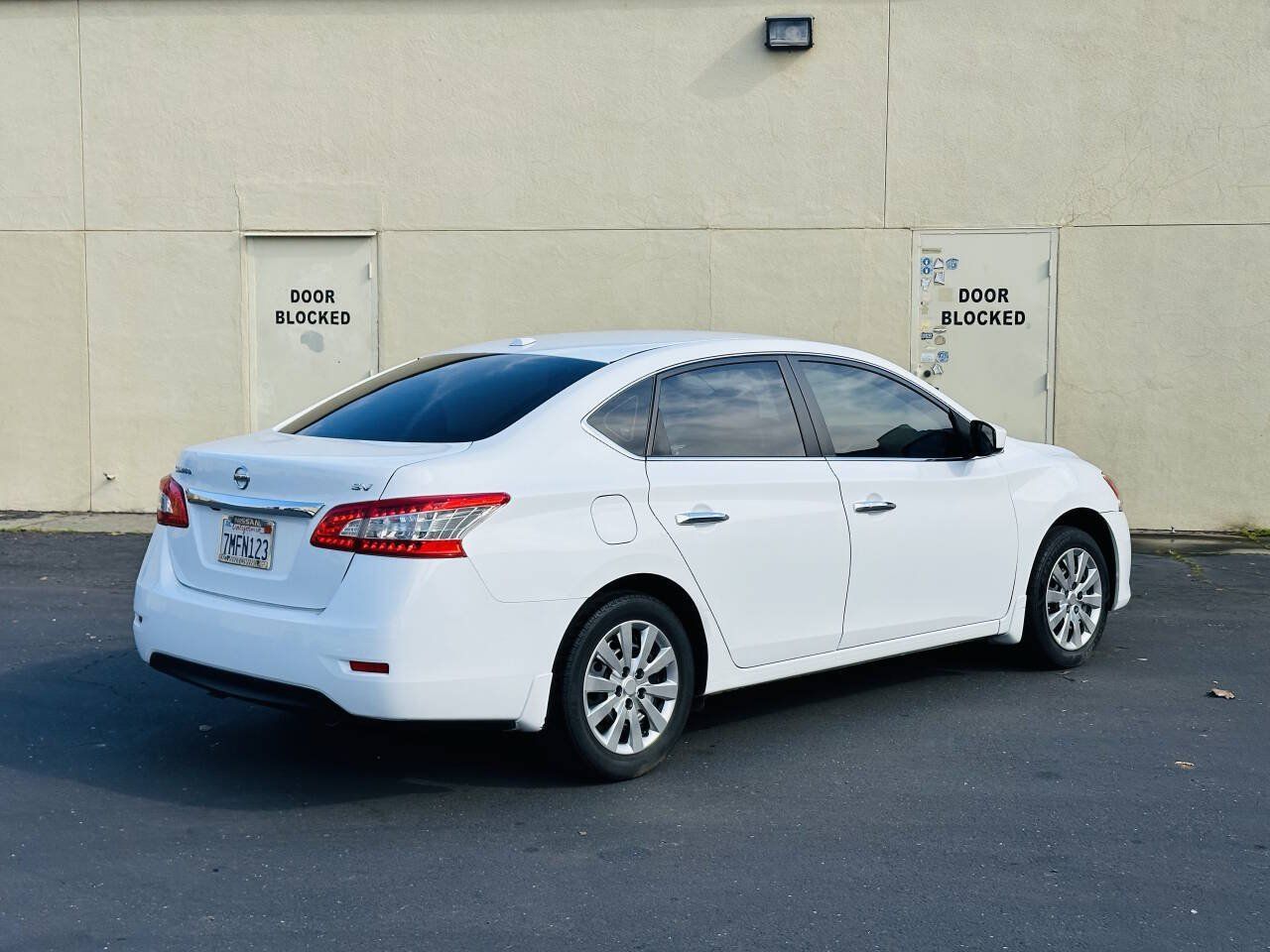 Used 2015 Nissan Sentra SV FWD image 5