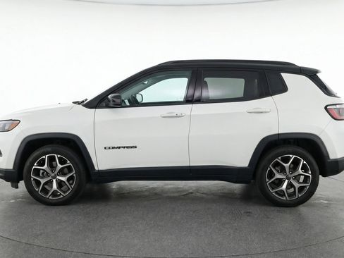 Used 2025 Jeep Compass Limited AWD/4WD image 5