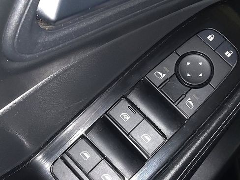 Used 2024 Nissan Rogue SV image 27