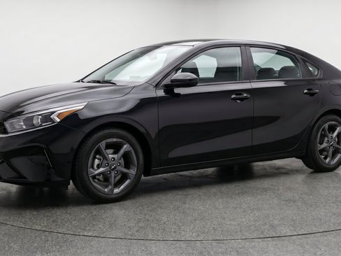 Used 2025 Kia K4 FWD image 3