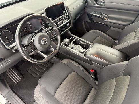 Used 2023 Nissan Pathfinder SV AWD/4WD image 4